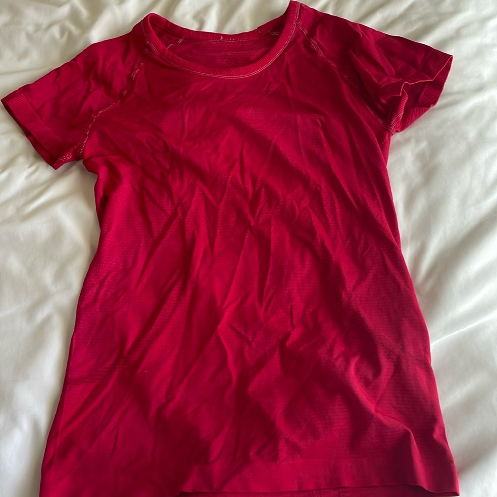 Lululemon swiftly shirt red size small